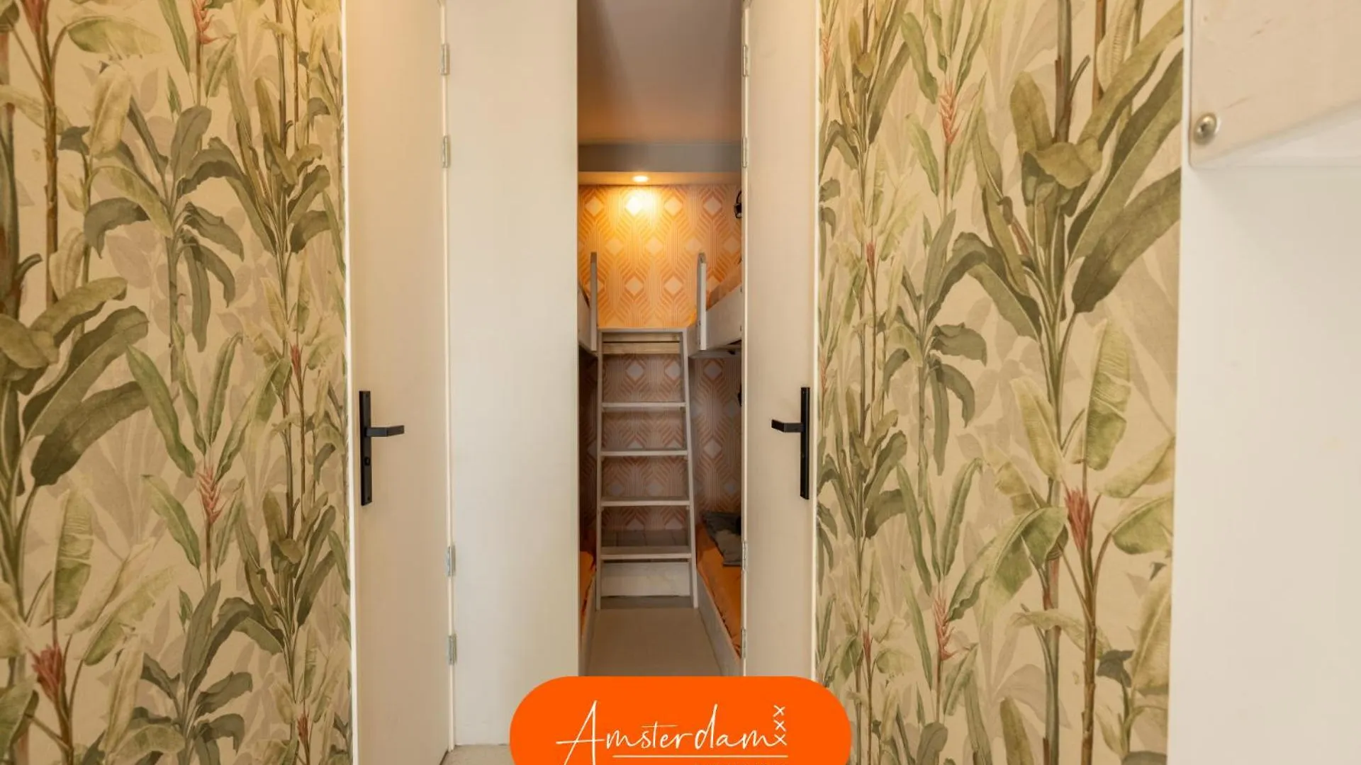 Villa Amsterdam Group Stay - 26 Beds - Jacuzzi & Sauna Zwanenburg Niederlande