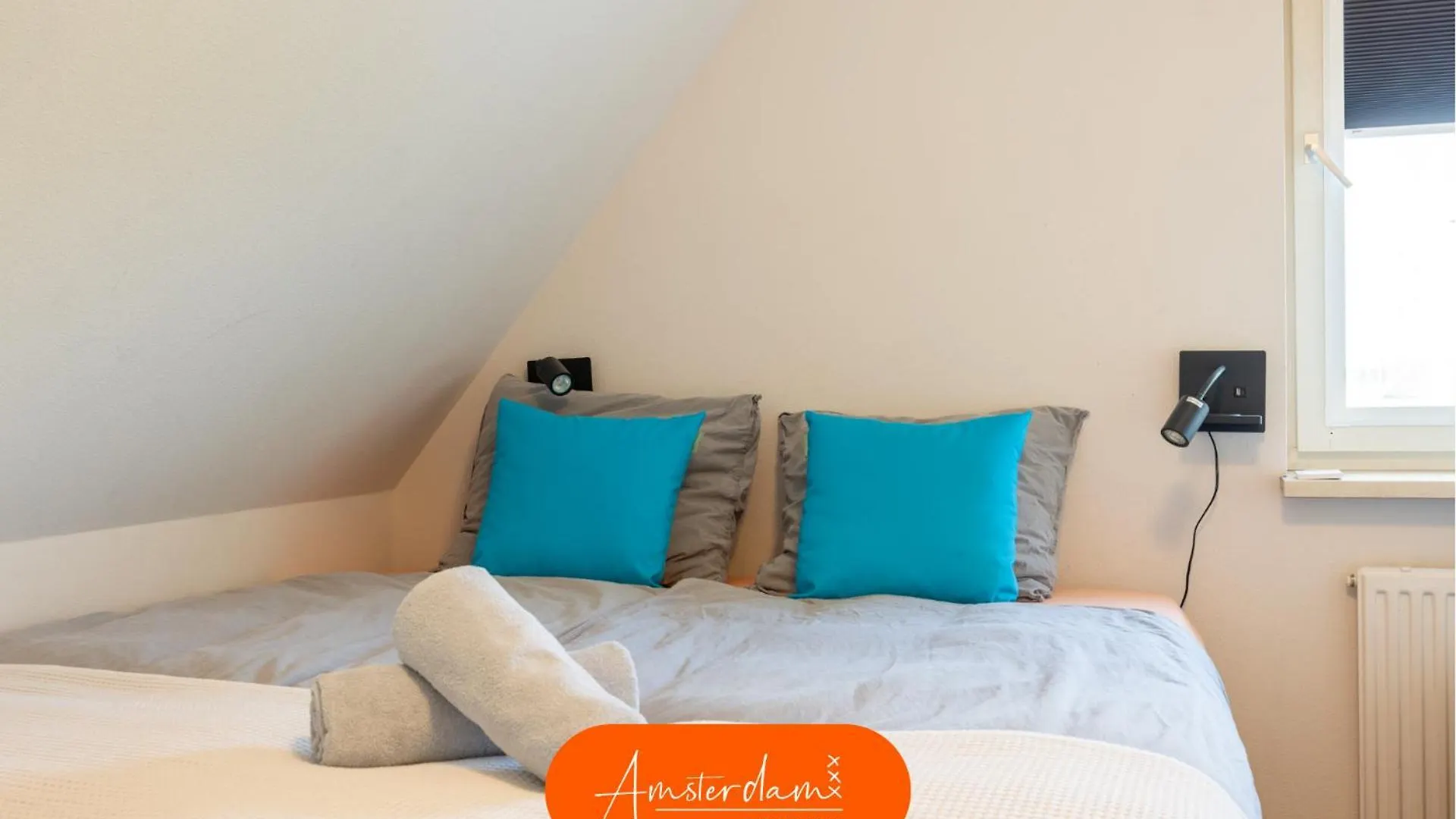 Amsterdam Group Stay - 26 Beds - Jacuzzi & Sauna Zwanenburg Niederlande